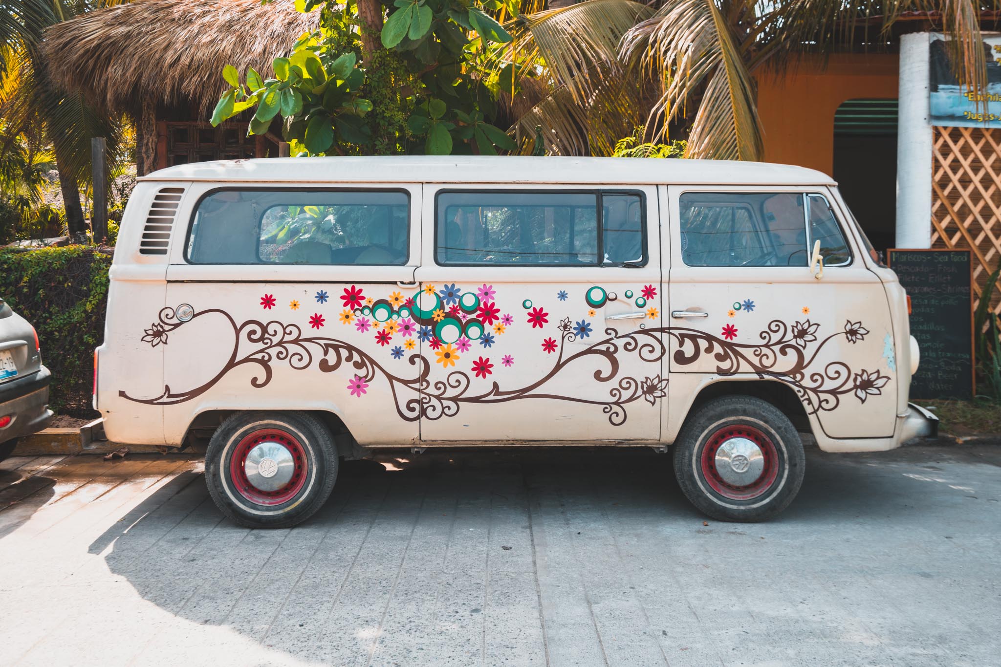 A little hippie Volkswagen Bus
